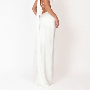 Elegant White Backless Dress
